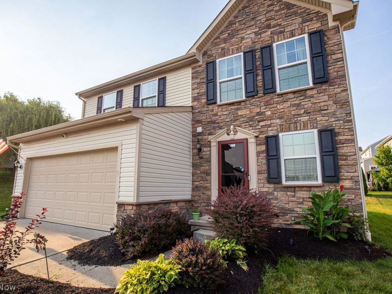 9635 Emerald Hill Street NW, Canal Fulton, OH 44614 Photo 2