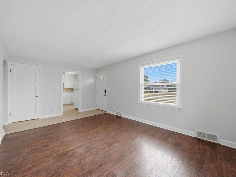 427 Valleyview Avenue NW, Canton, OH 44708 Photo 4