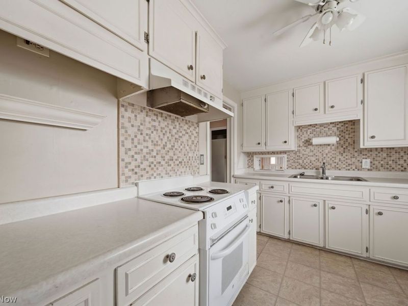 427 Valleyview Avenue NW, Canton, OH 44708 Photo 8