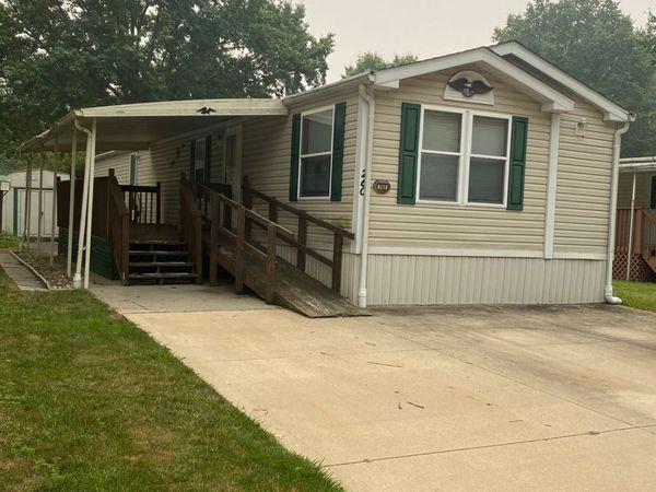 260 Westwoods, Amherst, OH 44001