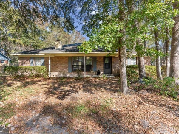156 W Peach Avenue, Kingsland, GA 31548