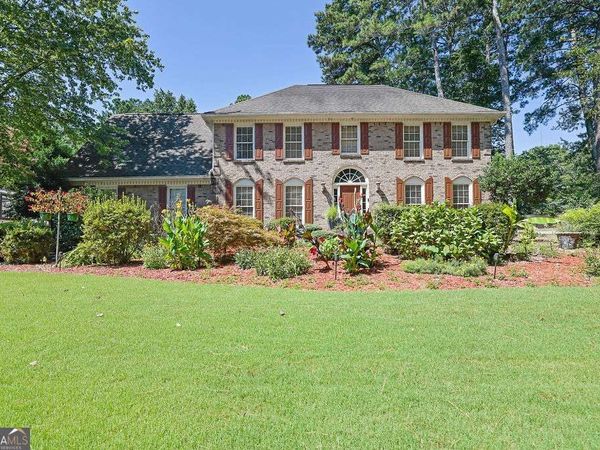 1339 Saint Michaels Court SW, Lilburn, GA 30047