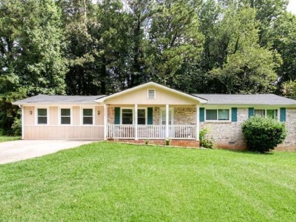2289 Chestnut Log Drive, Lithia Springs, GA 30122
