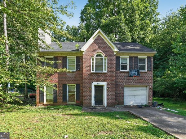 805 Greenhedge Drive, Stone Mountain, GA 30088