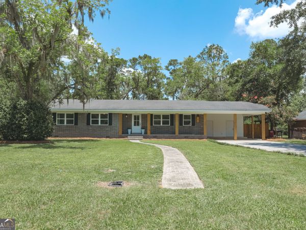 106 Pinehurst Drive, Blackshear, GA 31516