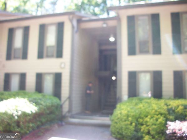 9400 Roberts #1D Drive, Unit 1D, Sandy Springs, GA 30350