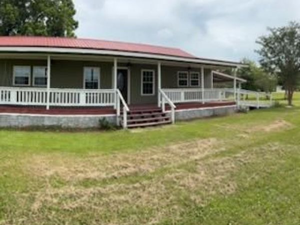 128 Oaktree Lane, Alma, GA 31510