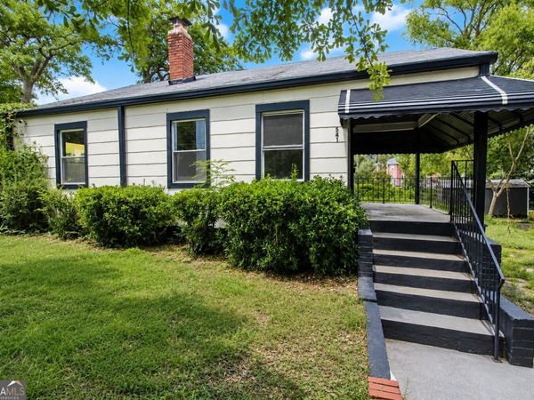 541 W Lake Avenue NW, Atlanta, GA 30318