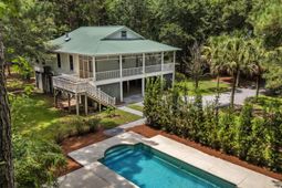 615 Romain Road photo 4