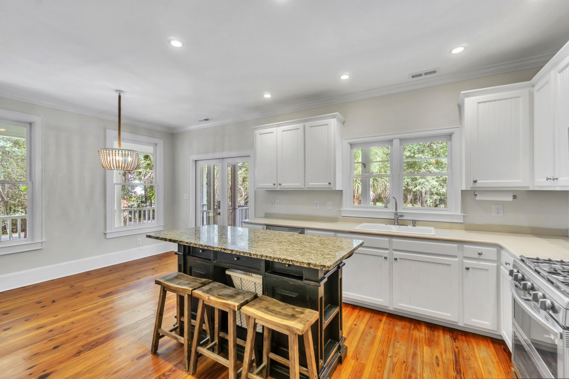 615 Romain Road Photo 30