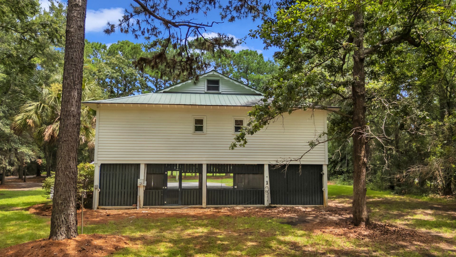 615 Romain Road Photo 7
