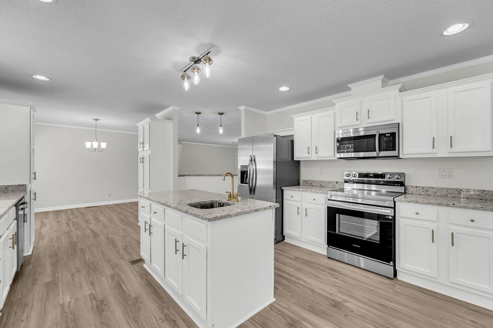 5215 Maybank Highway Photo 10