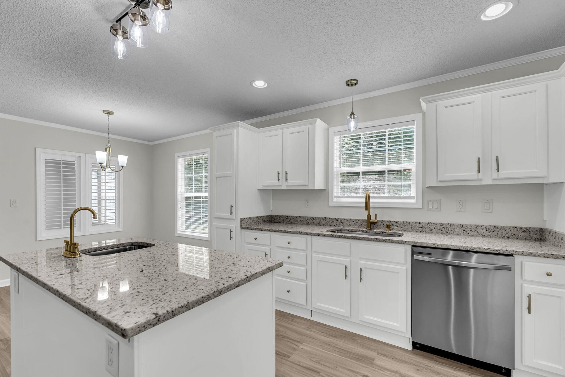 5215 Maybank Highway Photo 11