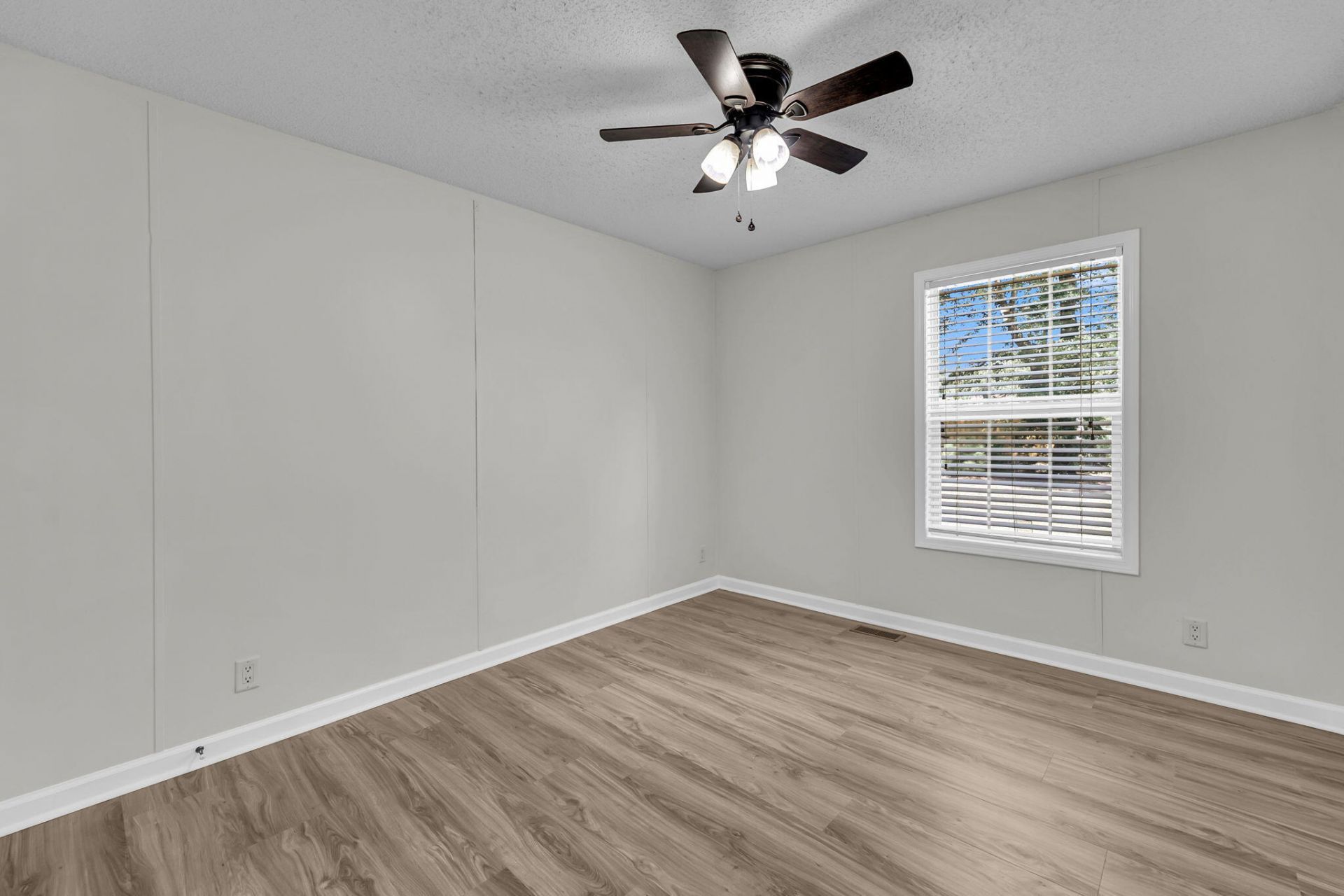 5215 Maybank Highway Photo 27