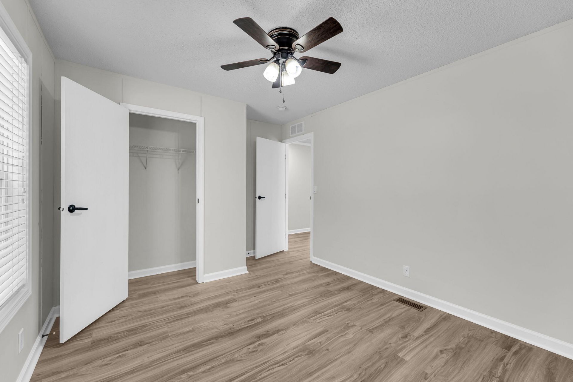 5215 Maybank Highway Photo 30