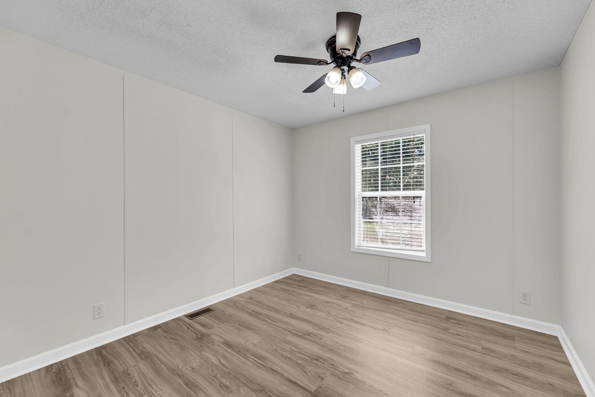 5215 Maybank Highway Photo 31