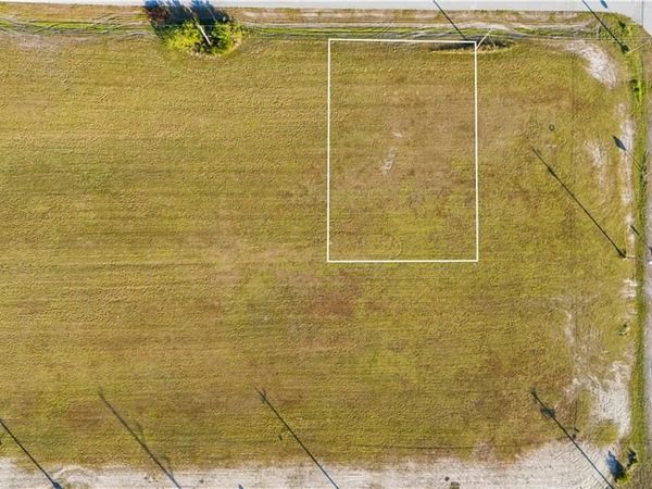 1614 NE Juanita PL , CAPE CORAL, FL 33909