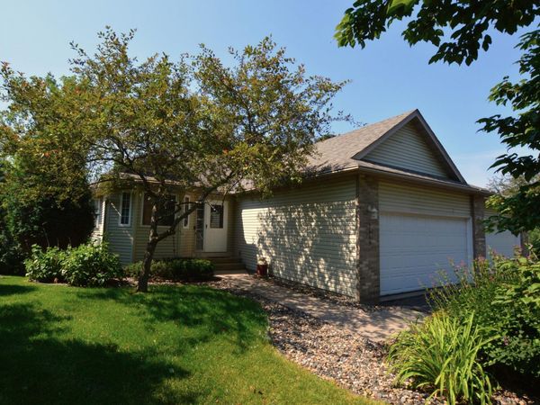 7119 48th Street N, Oakdale, MN 55128