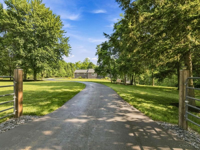 488 Green Road, Pierce Twp, OH 45255 Photo 2
