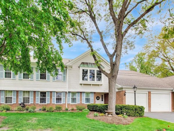 592 Edinburgh Lane , Unit B, Prospect Heights, IL 60070
