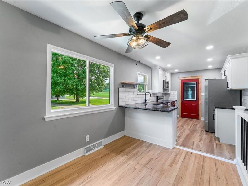 2435 Canfield Road, Youngstown, OH 44511 Photo 2