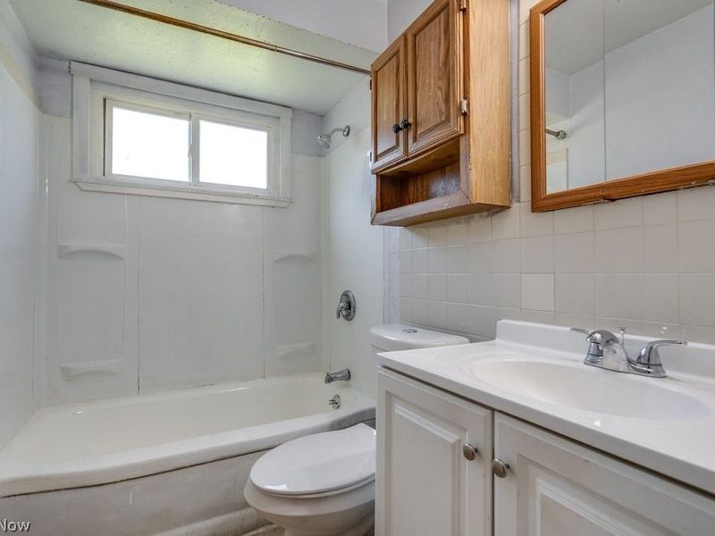 12211 Woodward Boulevard , Garfield Heights, OH 44125 Photo 11