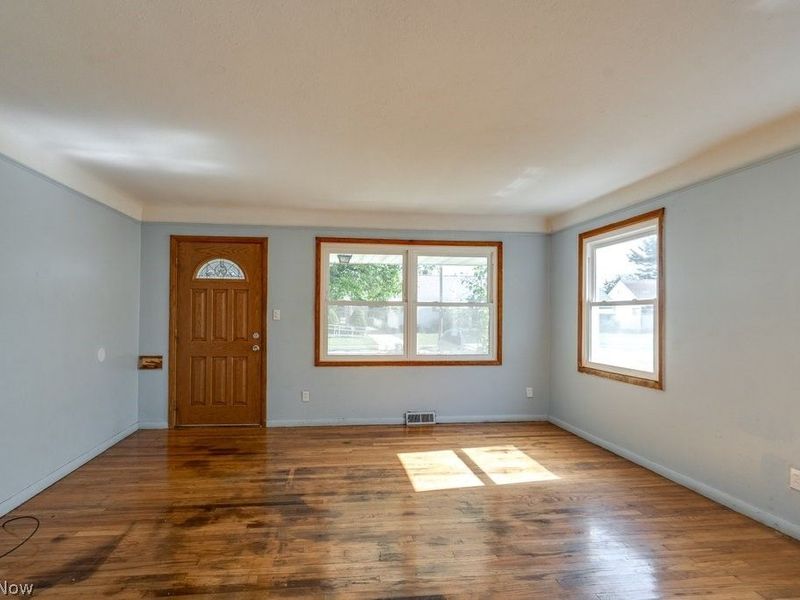 12211 Woodward Boulevard , Garfield Heights, OH 44125 Photo 2