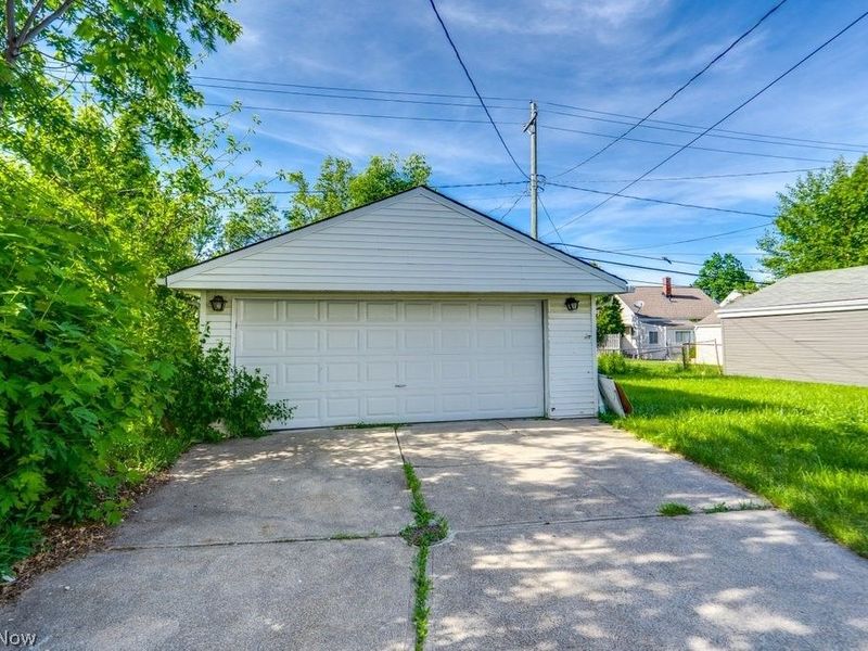 12211 Woodward Boulevard , Garfield Heights, OH 44125 Photo 24