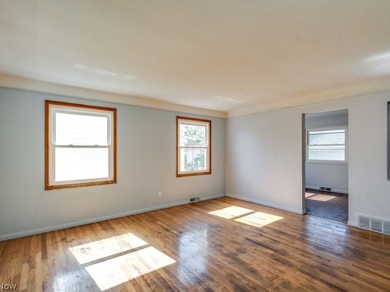 12211 Woodward Boulevard , Garfield Heights, OH 44125 Photo 4