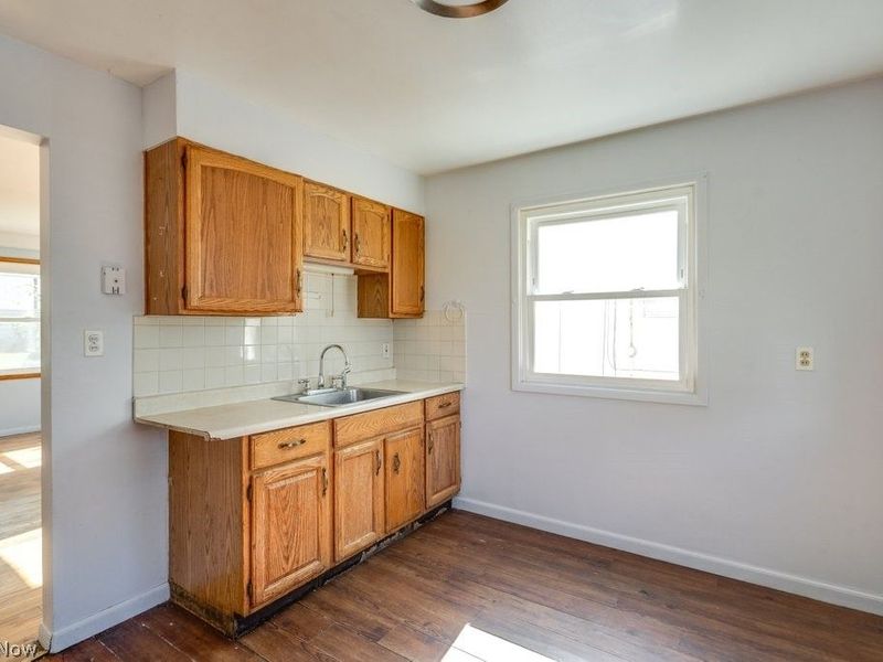 12211 Woodward Boulevard , Garfield Heights, OH 44125 Photo 7