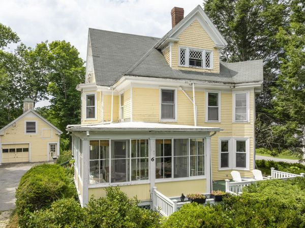 6 Glidden Street , Newcastle, ME 04553