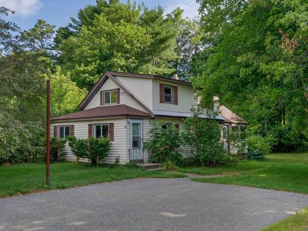 9 Congress Street , Lisbon, ME 04250