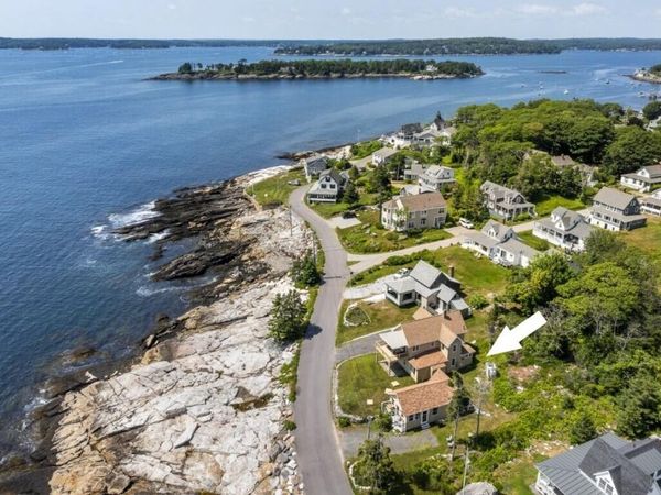 113 Shore Road , Boothbay, ME 04544