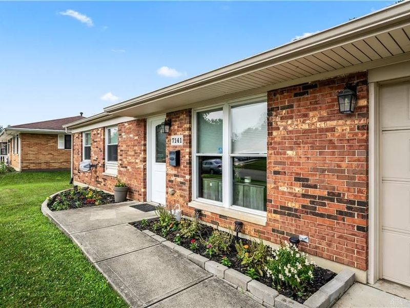 7141 Cronk Drive, Huber Heights, OH 45424 Photo 4