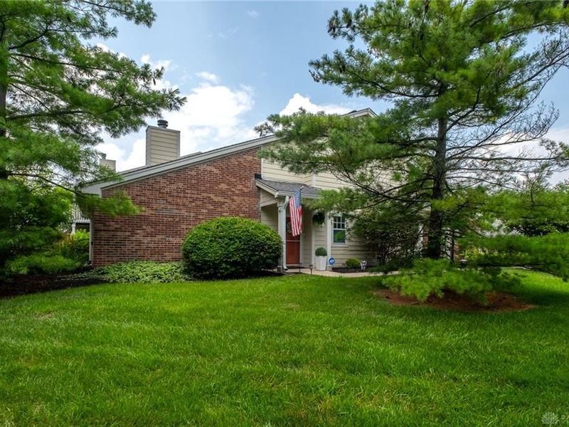 6657 Brigham Square, Centerville, OH 45459 Photo 1