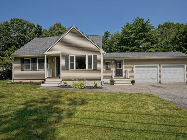 29 Mary Batchelder Road, Hampton, NH 03842