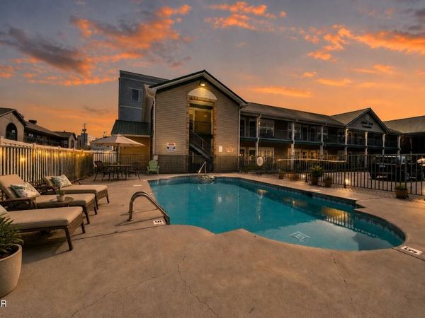 2743 Colonial Drive, Unit 214, Pigeon Forge, TN 37863