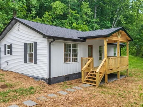 5109 Howardsville Road, Apison, TN 37302