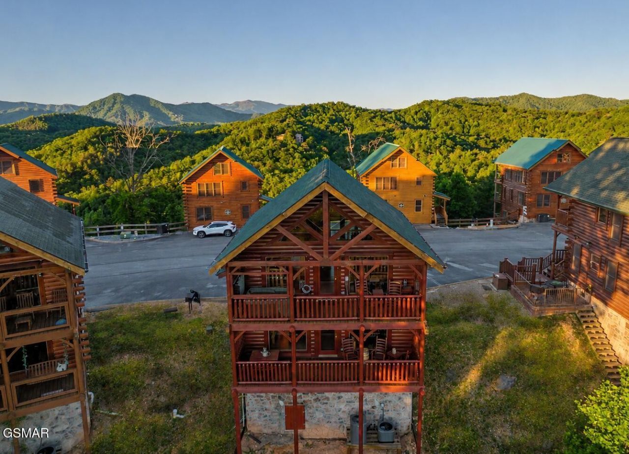 2819 White Oak Ridge Lane, Sevierville, TN 37862 Main Photo