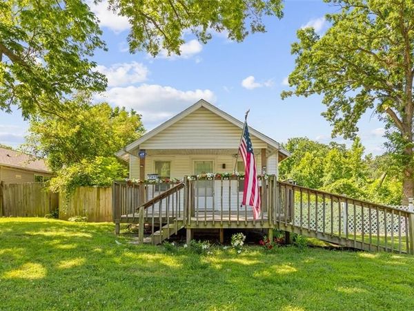 11419 E 27 Street, Independence, MO 64052