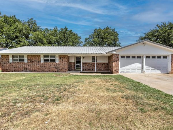 610 E Monroe , Waurika, OK 73573