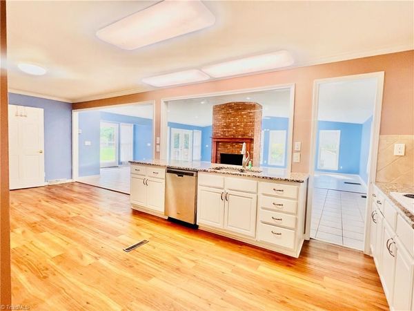 4602 Ramblewood Drive , Greensboro, NC 27406