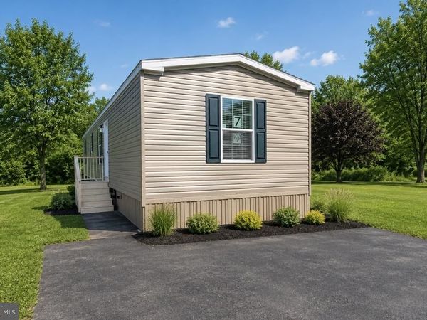 77 CIRCLE DRIVE , COLUMBIA, PA 17512