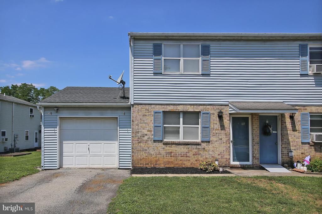 35 WALNUT MILL LANE , CLEONA, PA 17042