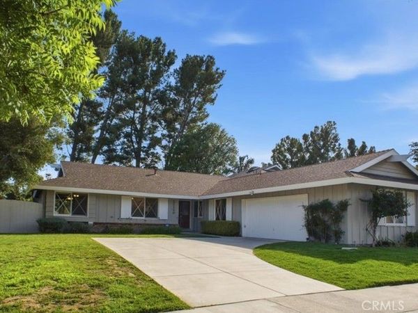 22220 Barbacoa Drive, Saugus, CA 91350