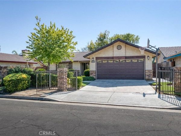 2319 S Pierce, Fresno, CA 93725
