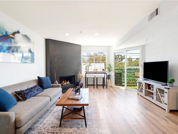 707 W 4th, Unit 8, Long Beach, CA 90802