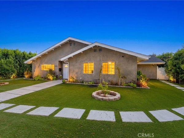 7222 Fallbrook Avenue, West Hills, CA 91307