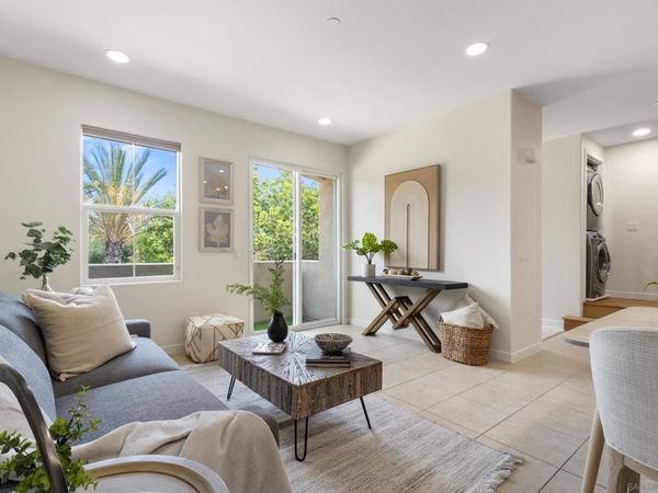 2104 Cosmo Way, San Marcos, CA 92078