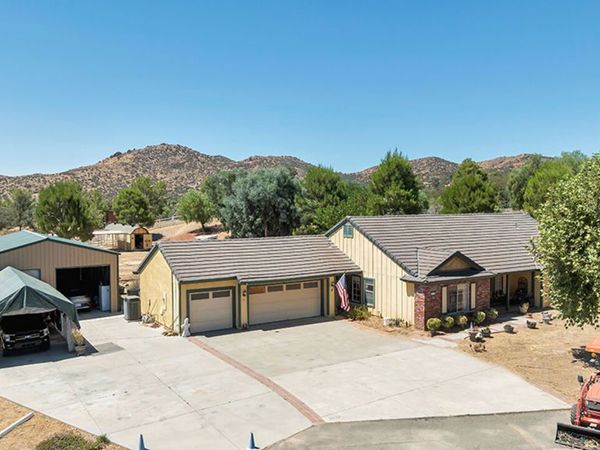 11734 Chisholm Court, Agua Dulce, CA 91390